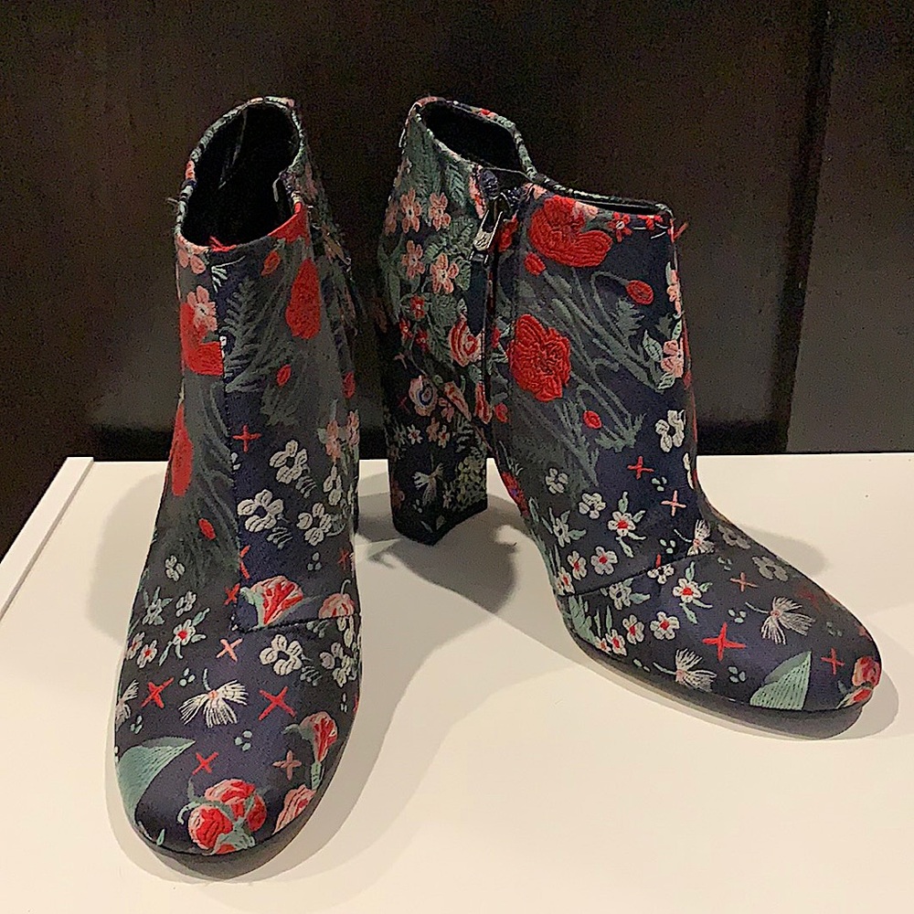 Sam Edelman Floral Booties, Size 8